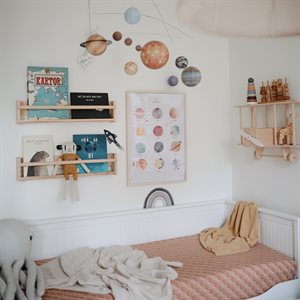 000487_1 Mushie Plakat Space - Medium