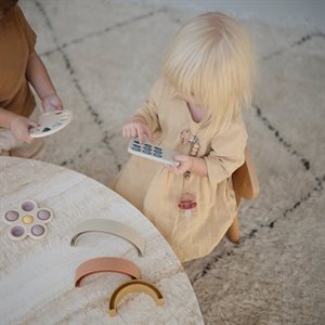 000631_3 Mushie Telefon Press Toy Blush