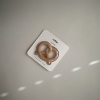001357_3 Mushie Silikonowy Gryzak Pretzel - Natural